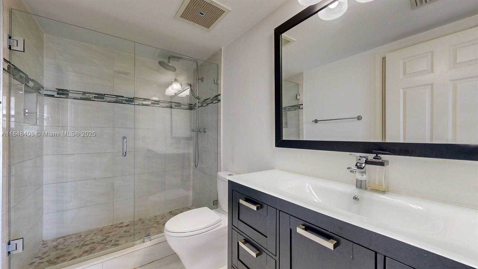 Small Image of 900 SOUTH WEST 8TH ST #605, Miami Number 10