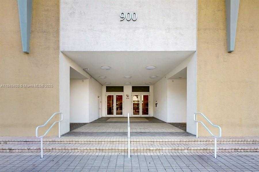 Small Image of 900 SOUTH WEST 8TH ST #605, Miami Number 24