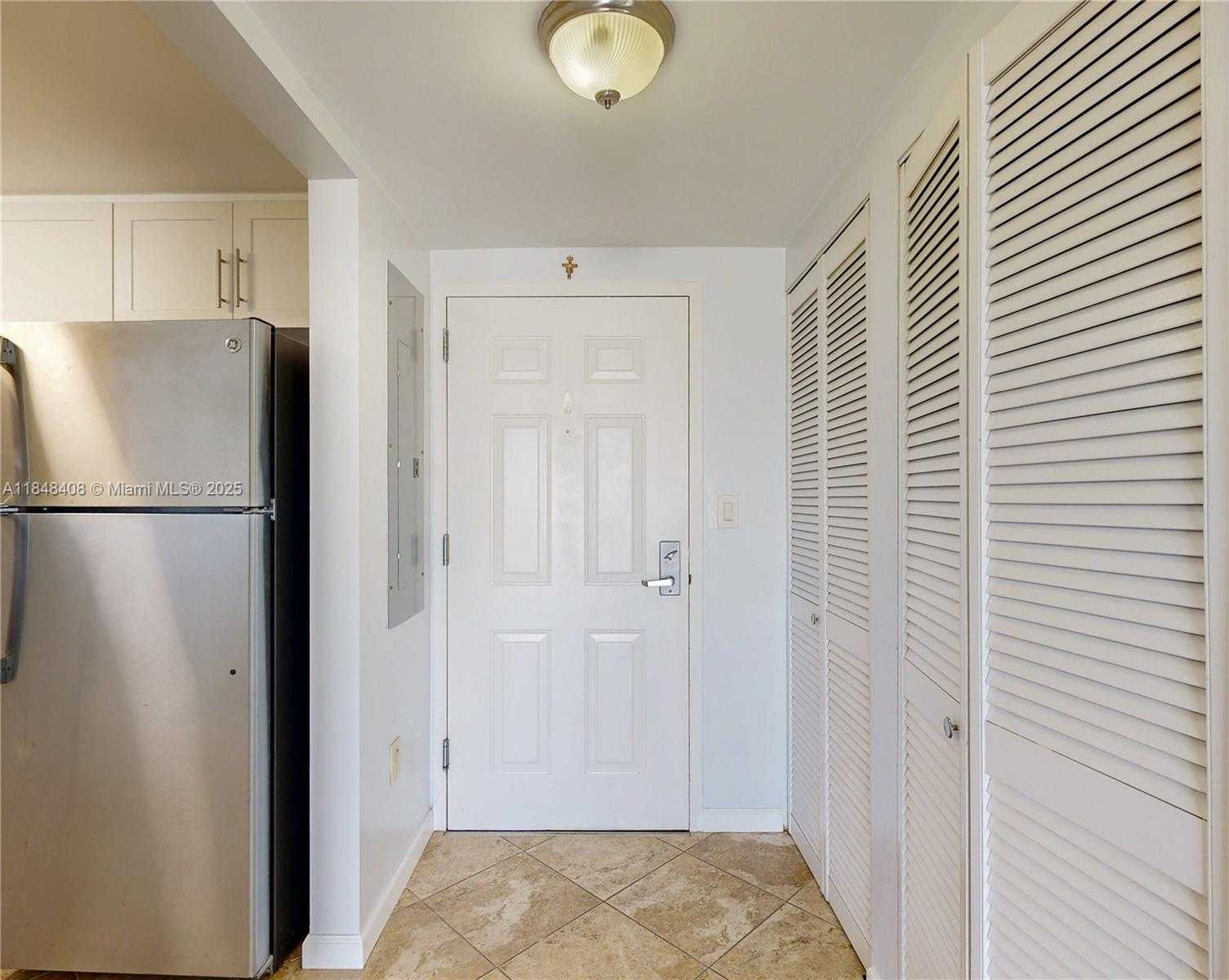 Small Image of 900 SOUTH WEST 8TH ST #605, Miami Number 4