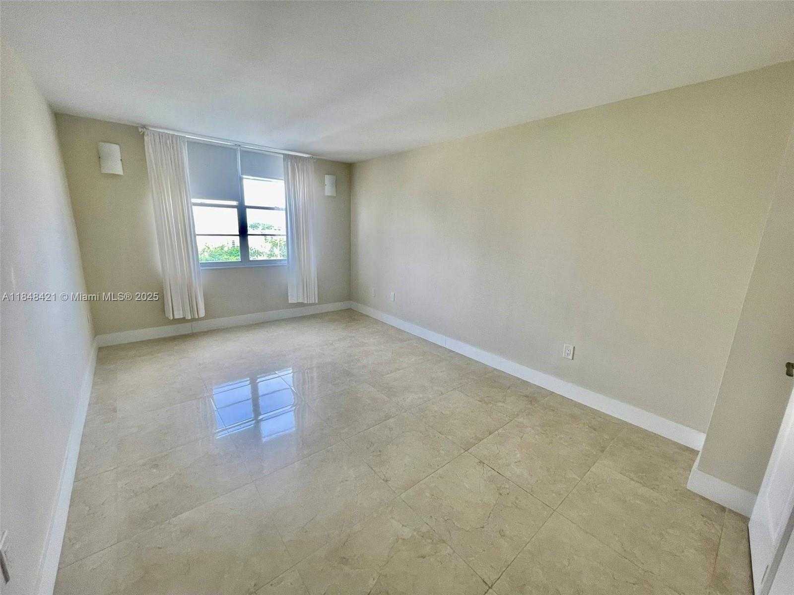 Small Image of 2851 NORTH EAST 183RD ST #802E, Aventura Number 12