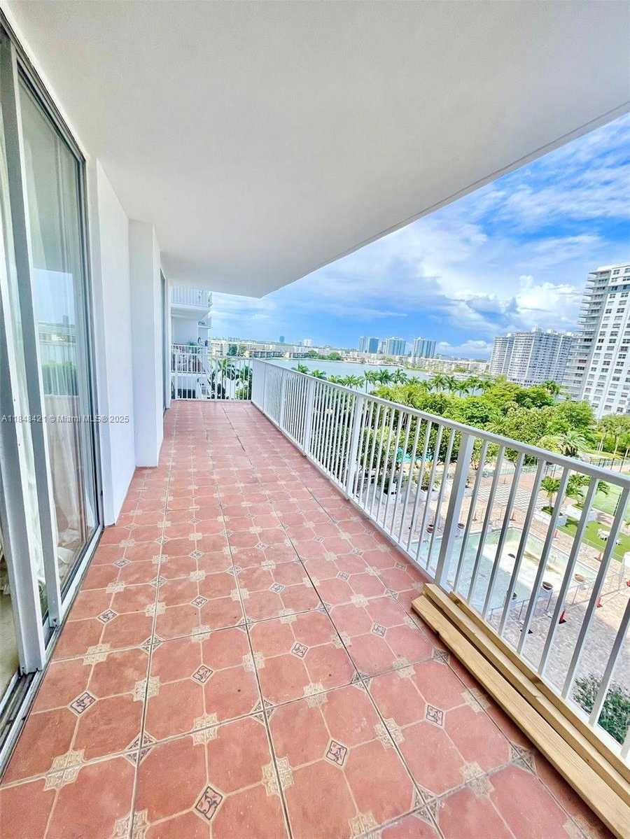 Small Image of 2851 NORTH EAST 183RD ST #802E, Aventura Number 20