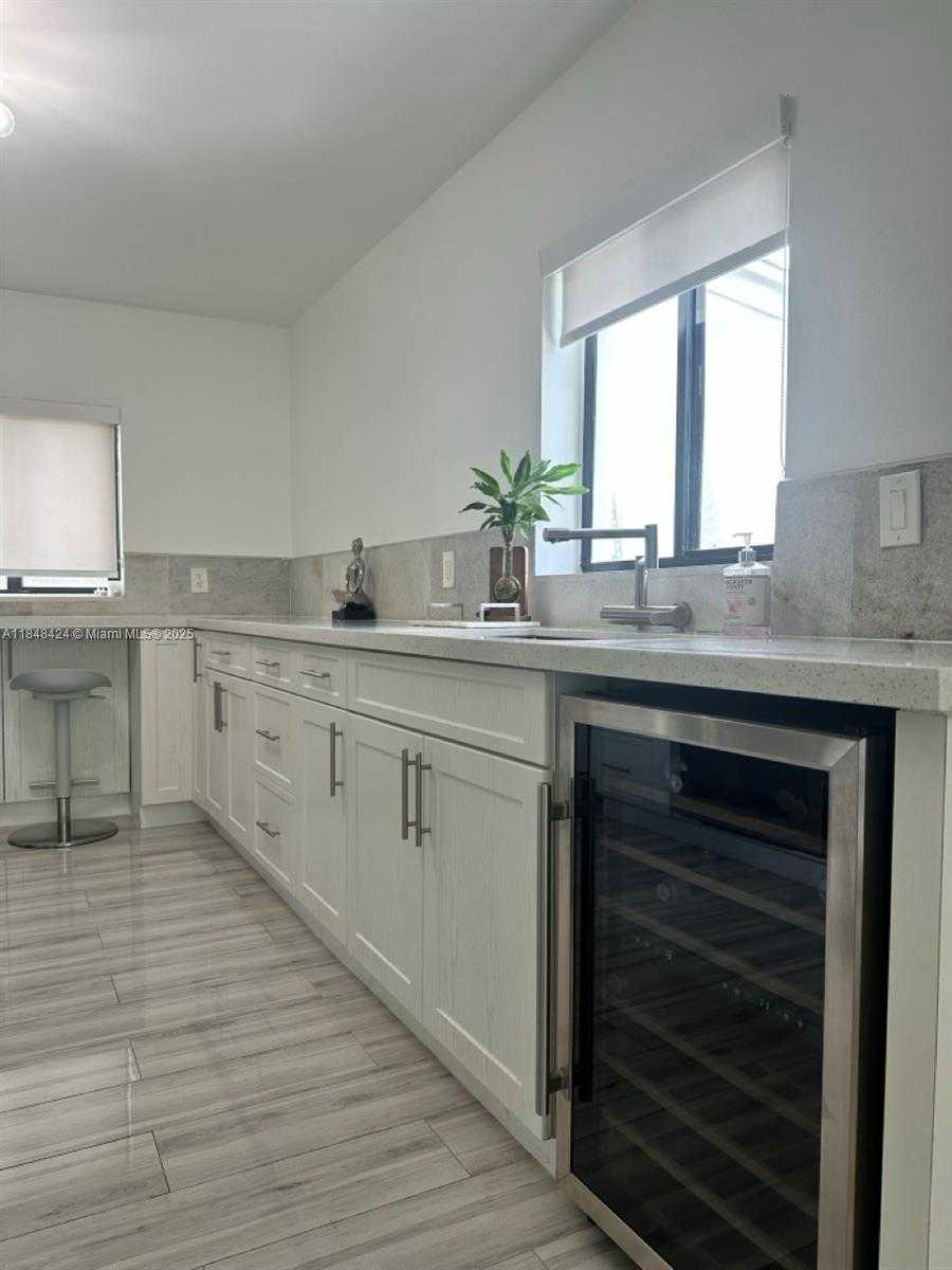 Small Image of North Miami Number 8