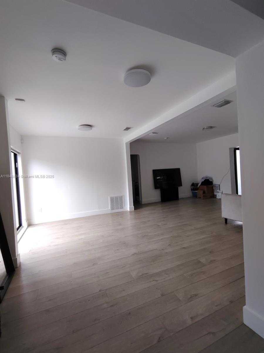 Small Image of North Miami Number 9