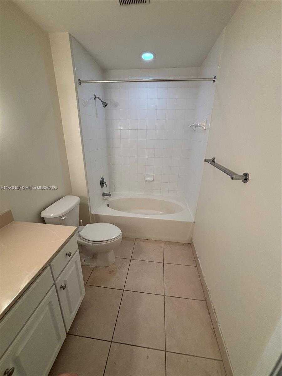 Small Image of 2001 BISCAYNE BLVD #2217, Miami Number 10