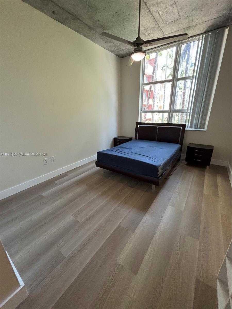 Small Image of 2001 BISCAYNE BLVD #2217, Miami Number 13