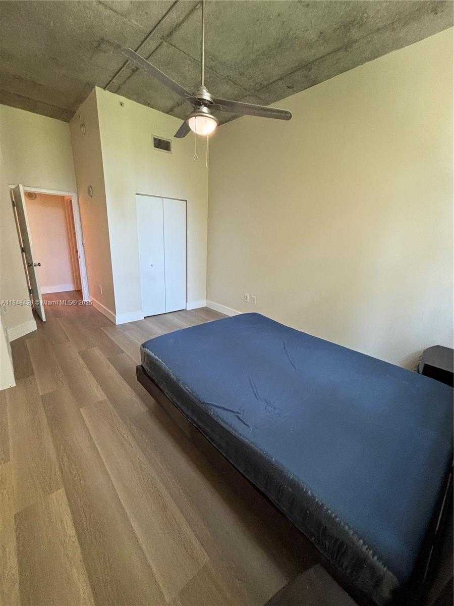 Small Image of 2001 BISCAYNE BLVD #2217, Miami Number 14