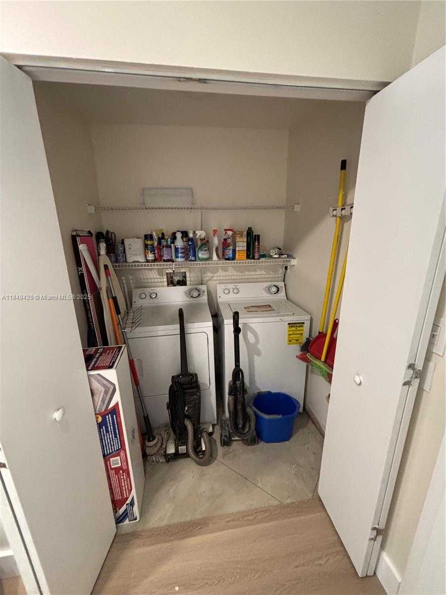Small Image of 2001 BISCAYNE BLVD #2217, Miami Number 18