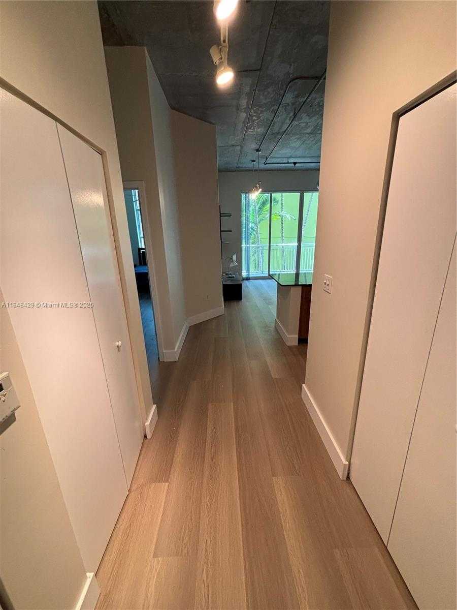 Small Image of 2001 BISCAYNE BLVD #2217, Miami Number 2