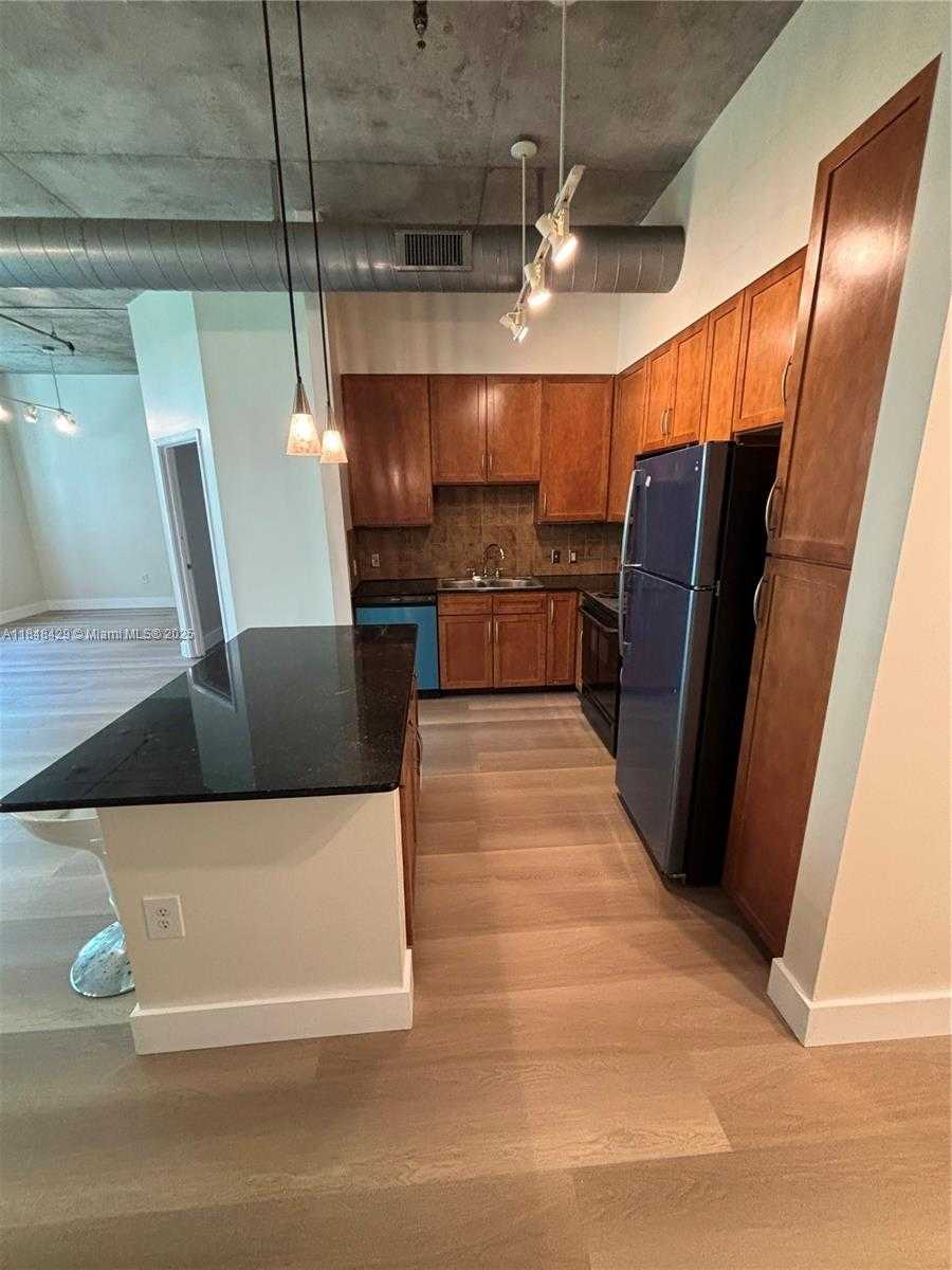 Small Image of 2001 BISCAYNE BLVD #2217, Miami Number 4