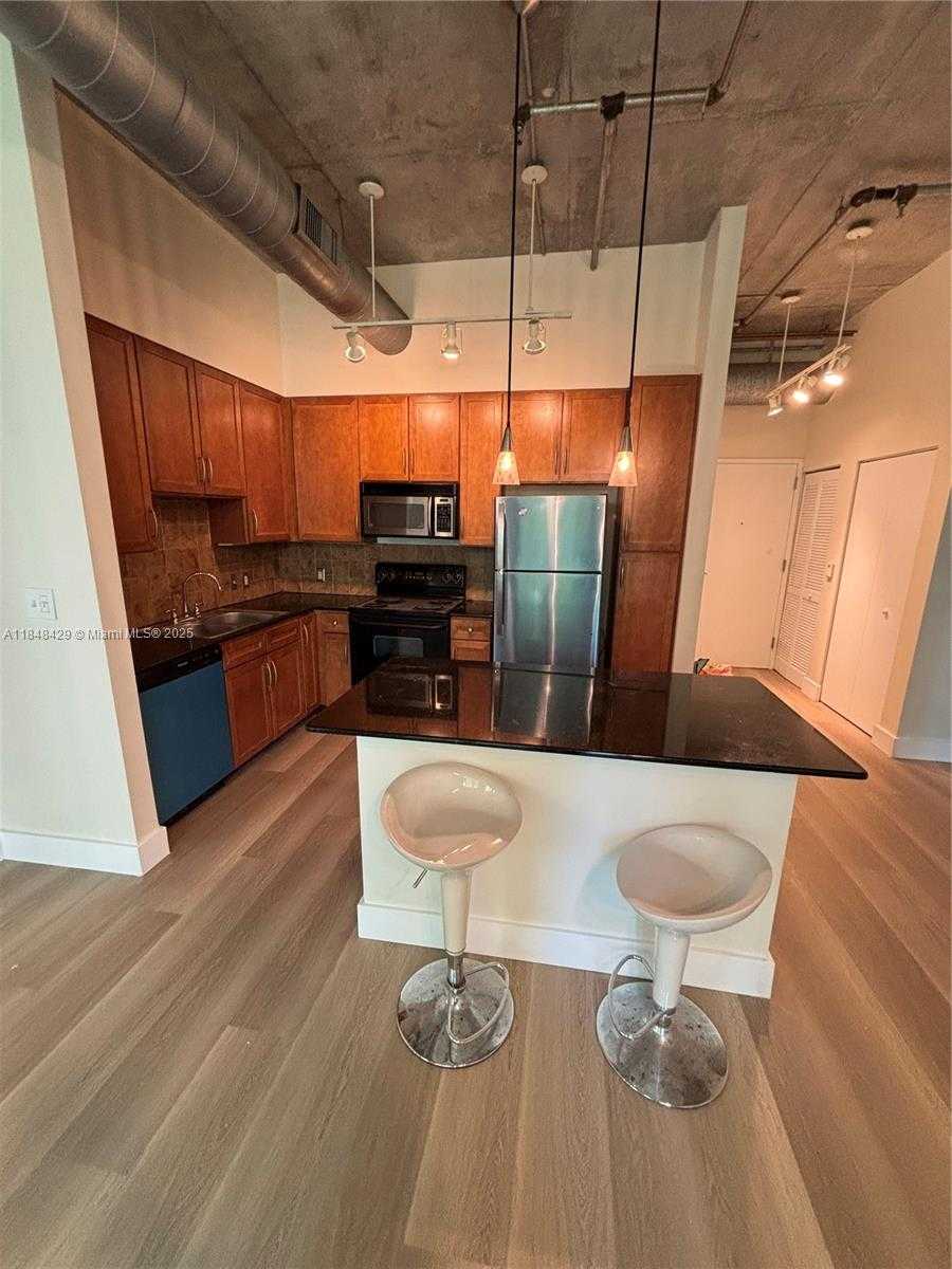 Small Image of 2001 BISCAYNE BLVD #2217, Miami Number 5