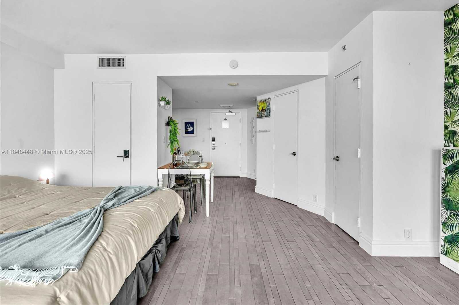Small Image of 1100 WEST AVE #1019, Miami Beach Number 23