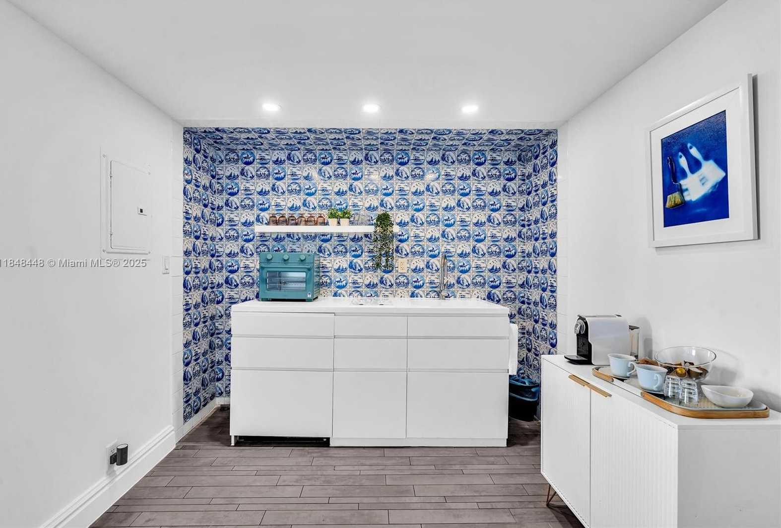 Small Image of 1100 WEST AVE #1019, Miami Beach Number 4