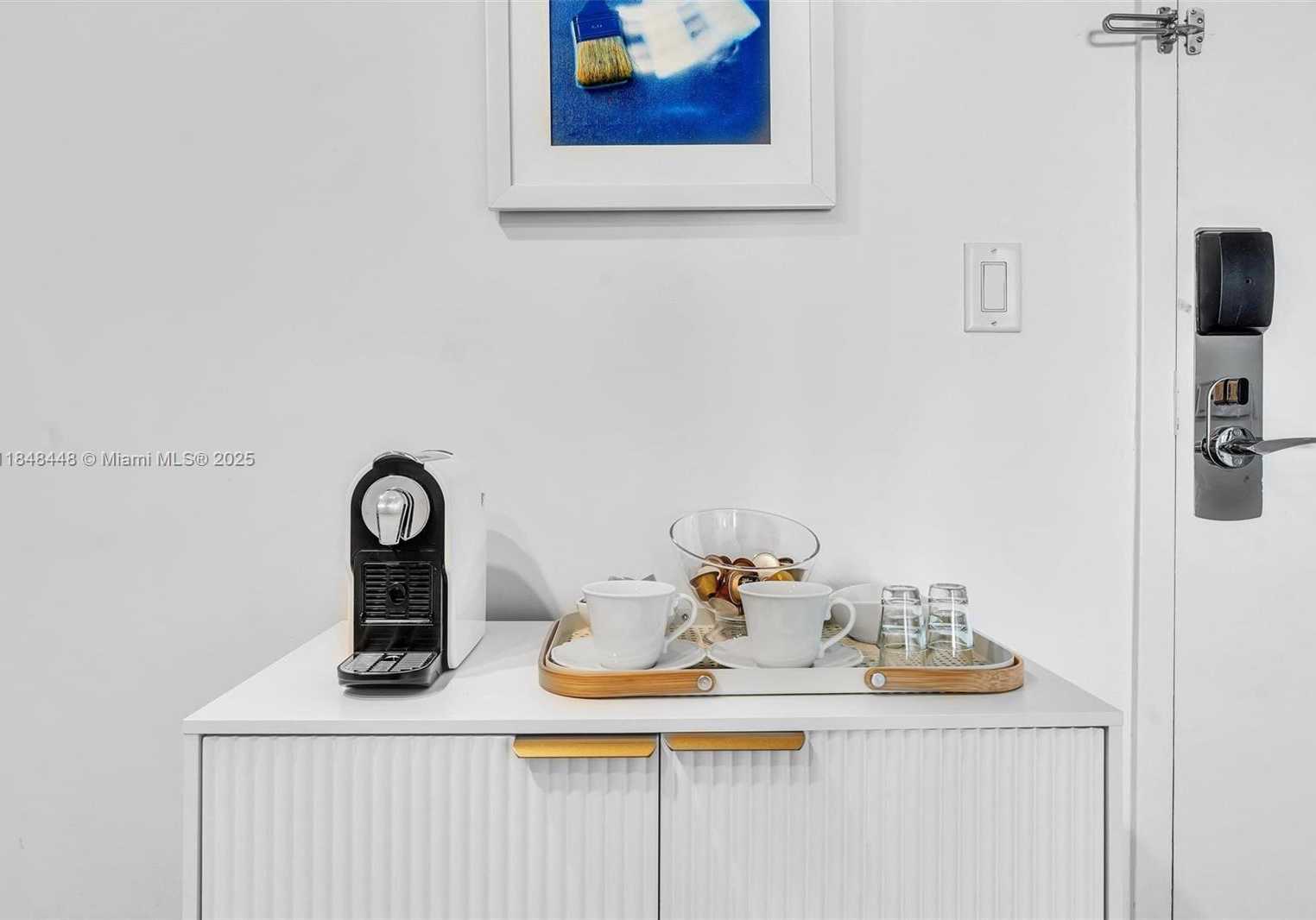 Small Image of 1100 WEST AVE #1019, Miami Beach Number 6