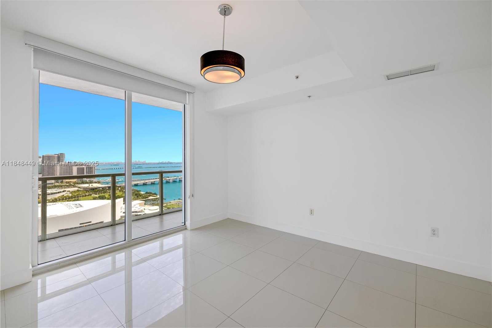 Small Image of 244 BISCAYNE BLVD #3904, Miami Number 11