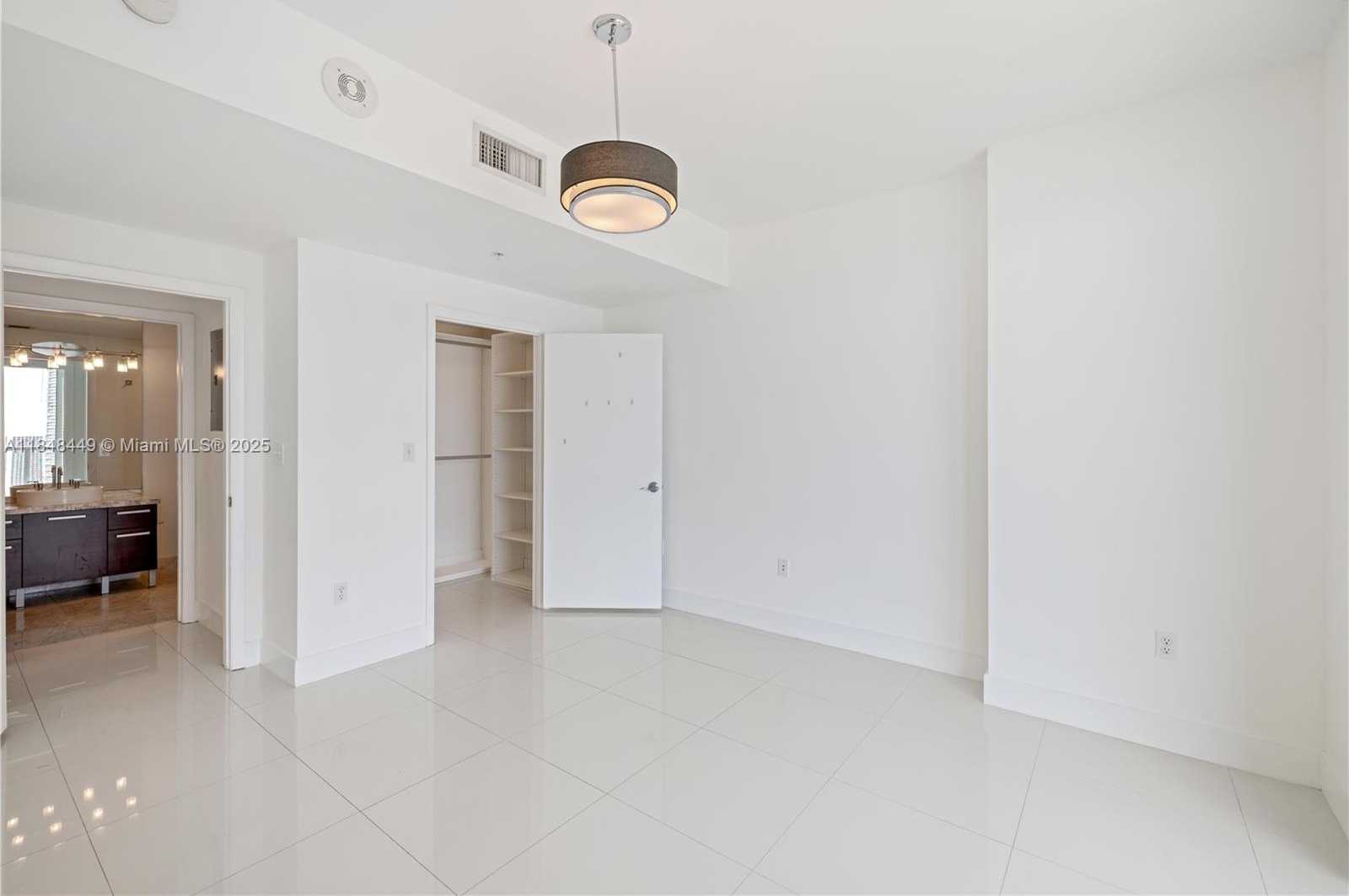Small Image of 244 BISCAYNE BLVD #3904, Miami Number 13