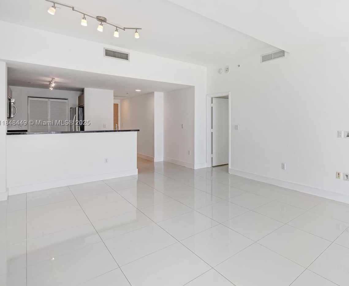 Small Image of 244 BISCAYNE BLVD #3904, Miami Number 6