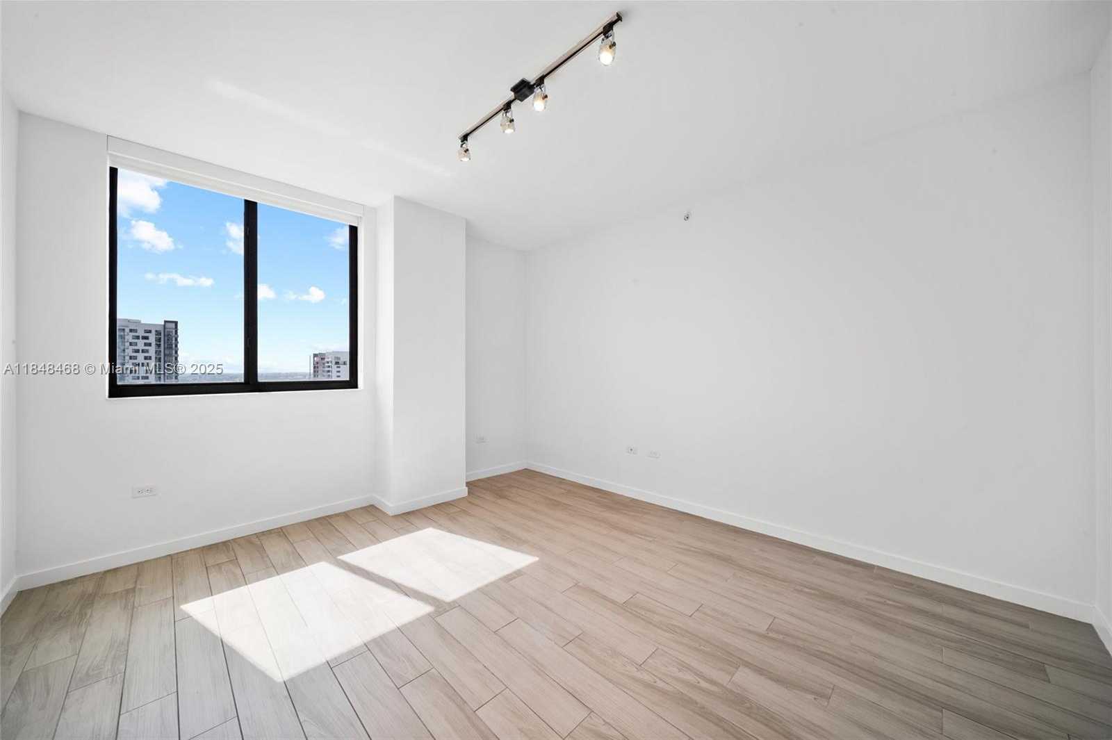 Small Image of 999 SOUTH WEST 1ST AVE #2406, Miami Number 11