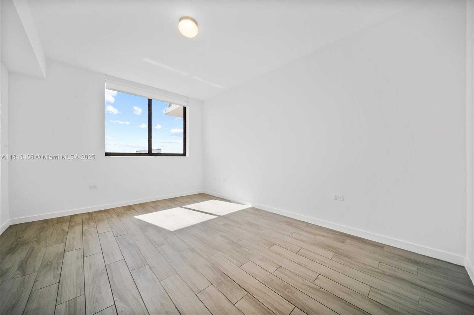 Small Image of 999 SOUTH WEST 1ST AVE #2406, Miami Number 15