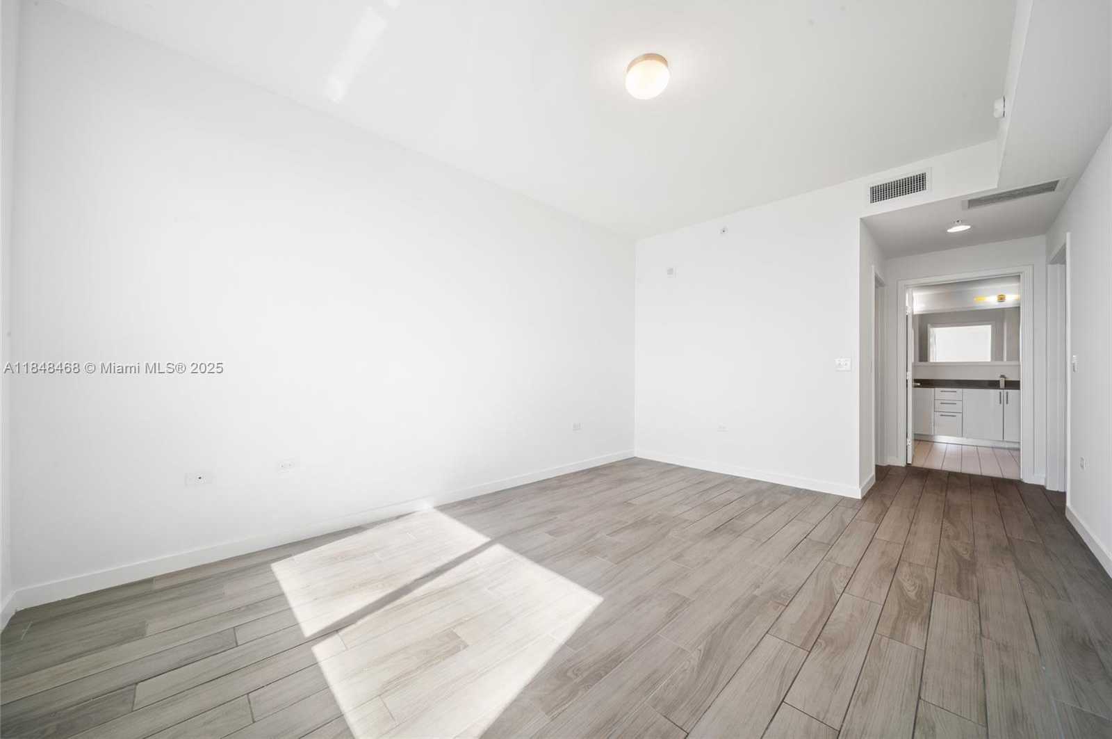 Small Image of 999 SOUTH WEST 1ST AVE #2406, Miami Number 16