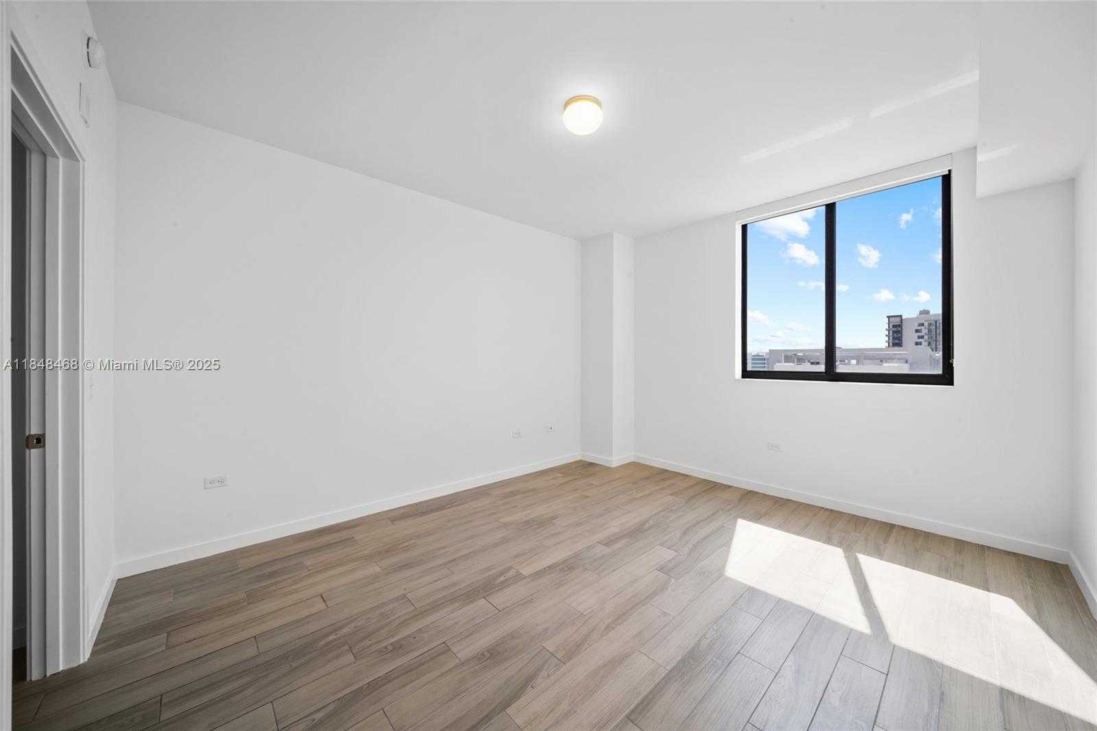 Small Image of 999 SOUTH WEST 1ST AVE #2406, Miami Number 20