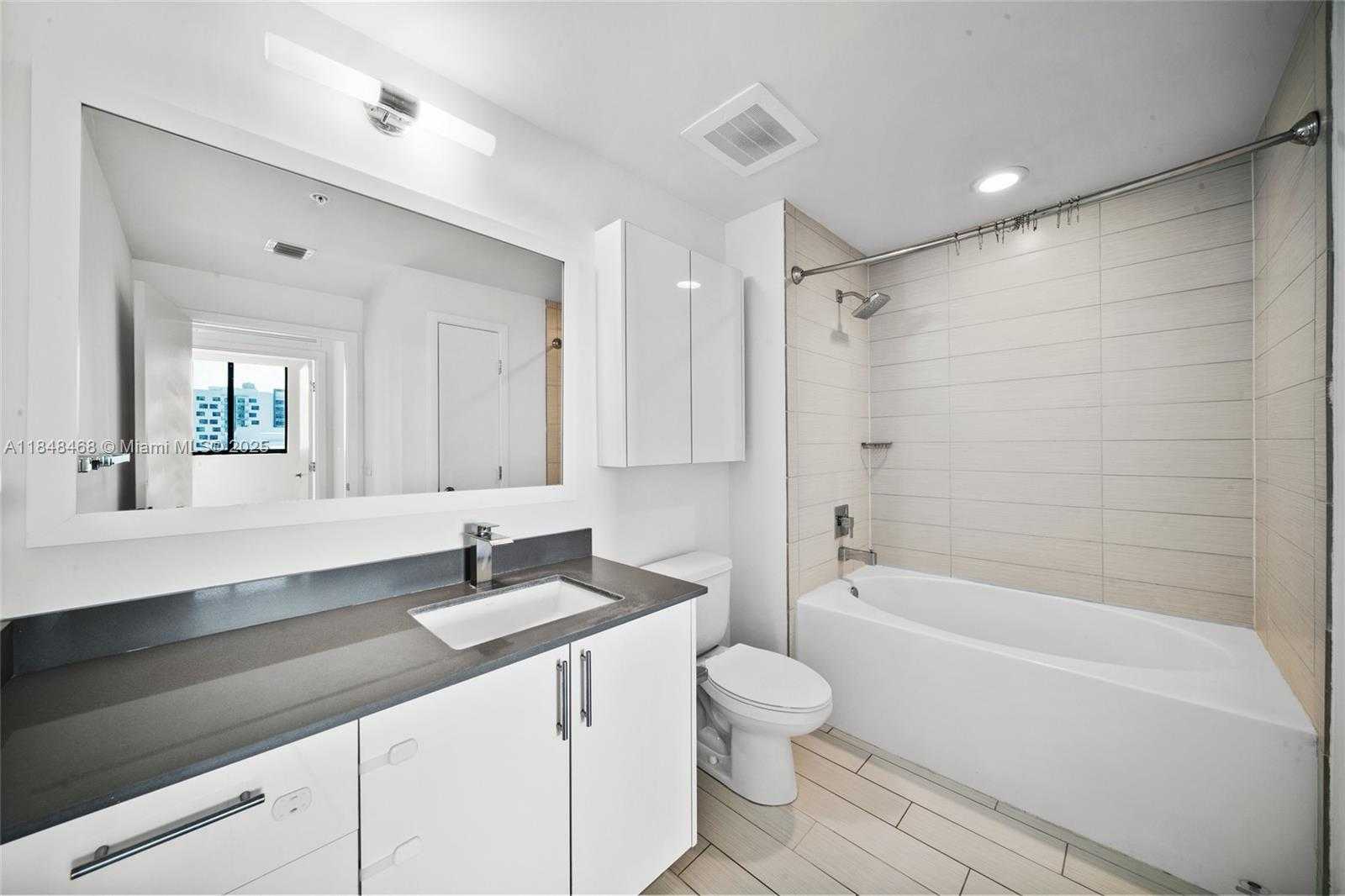 Small Image of 999 SOUTH WEST 1ST AVE #2406, Miami Number 23