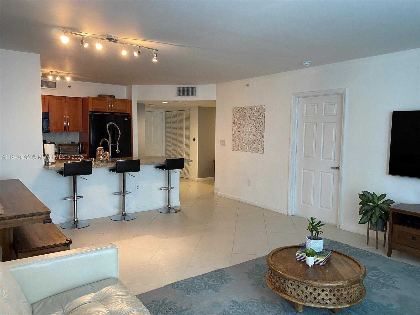 Small Image of 1155 BRICKELL BAY DR #302, Miami Number 11