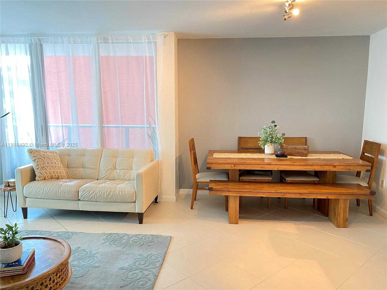 Small Image of 1155 BRICKELL BAY DR #302, Miami Number 14
