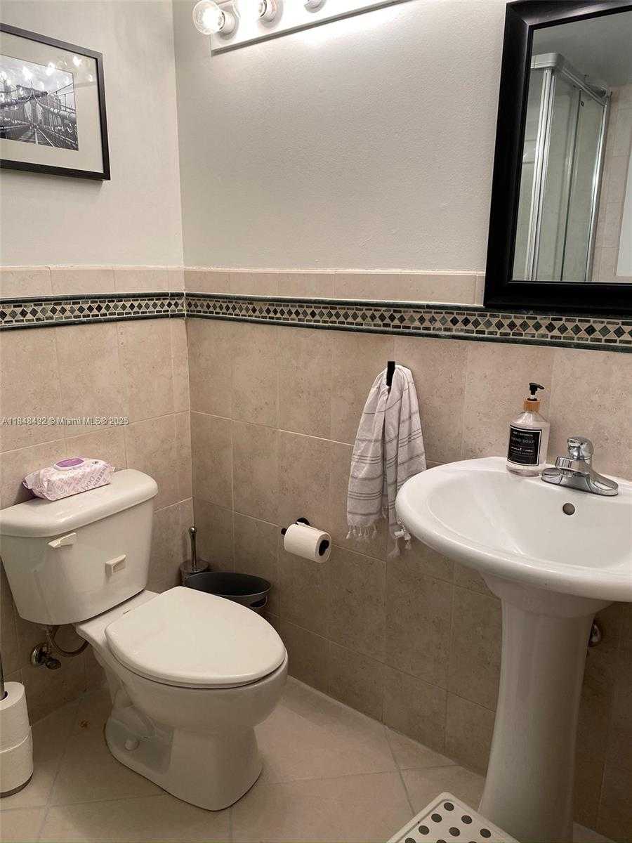 Small Image of 1155 BRICKELL BAY DR #302, Miami Number 17