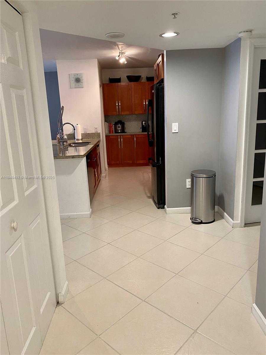 Small Image of 1155 BRICKELL BAY DR #302, Miami Number 2