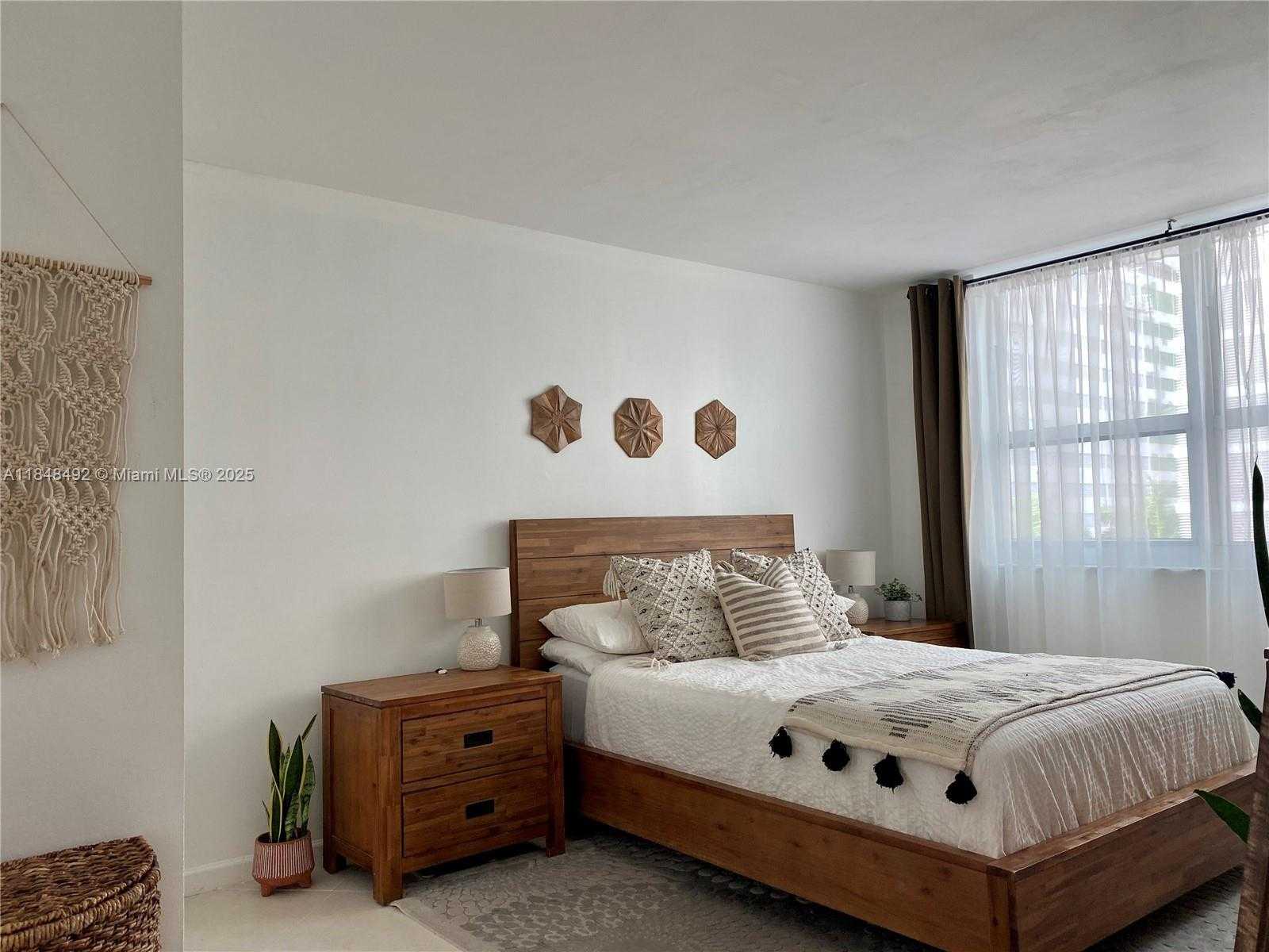 Small Image of 1155 BRICKELL BAY DR #302, Miami Number 20