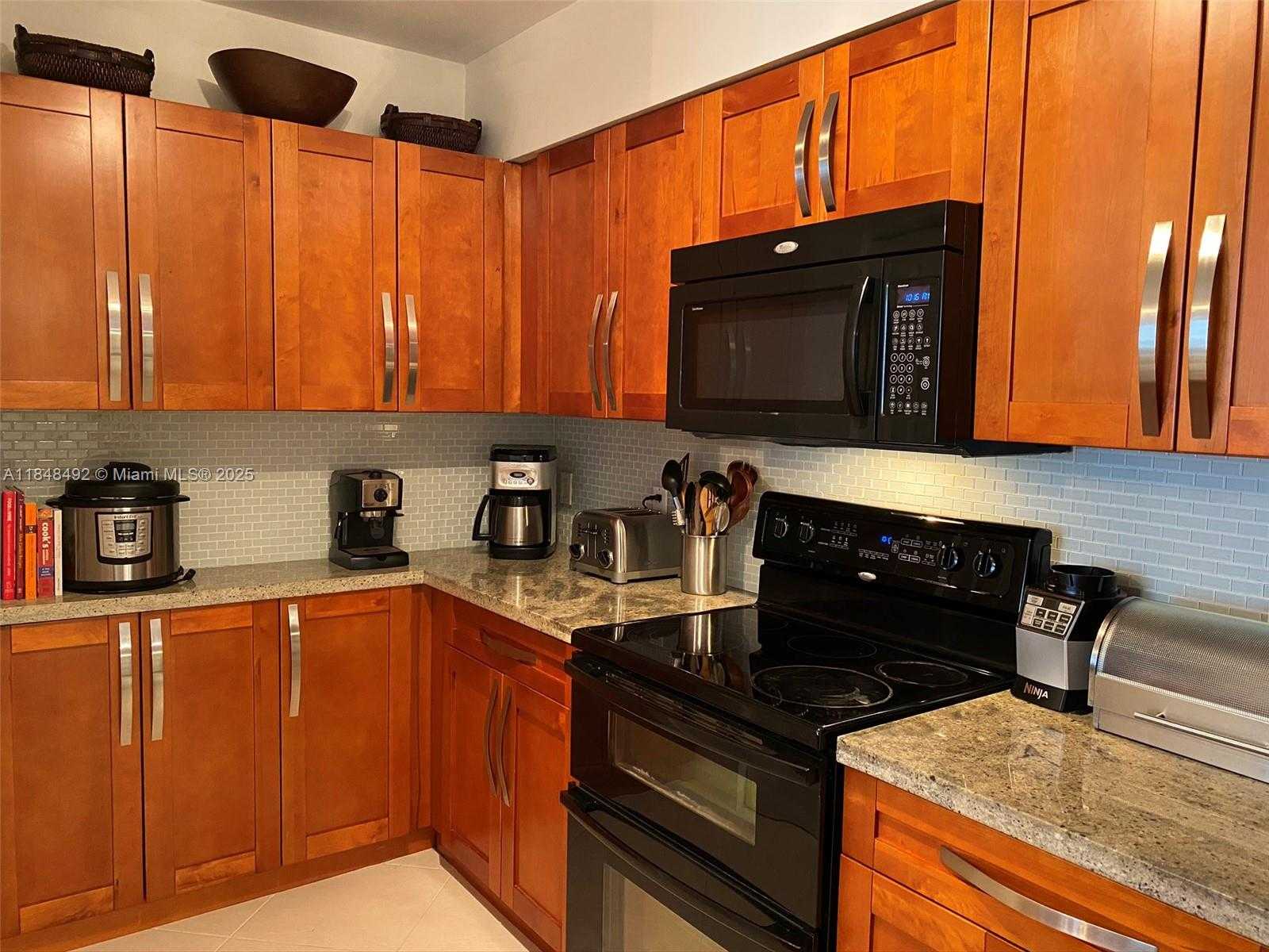 Small Image of 1155 BRICKELL BAY DR #302, Miami Number 5
