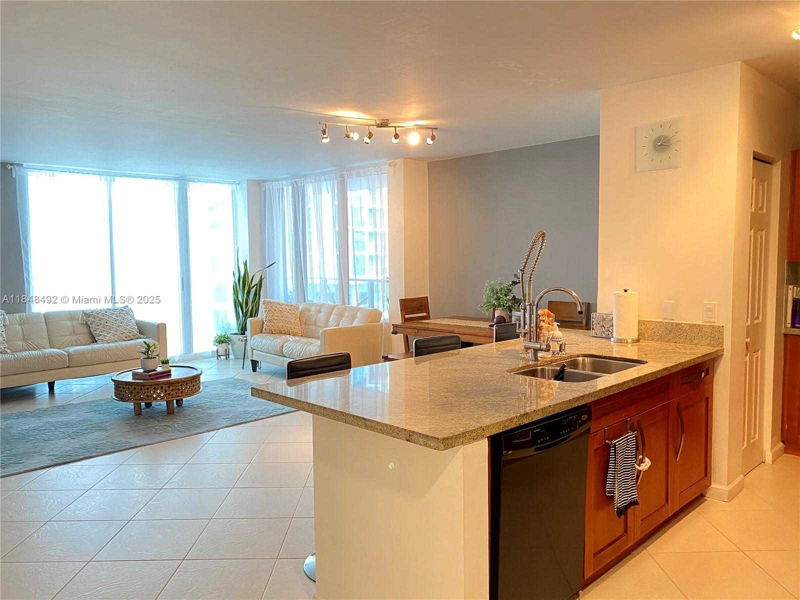 Small Image of 1155 BRICKELL BAY DR #302, Miami Number 7