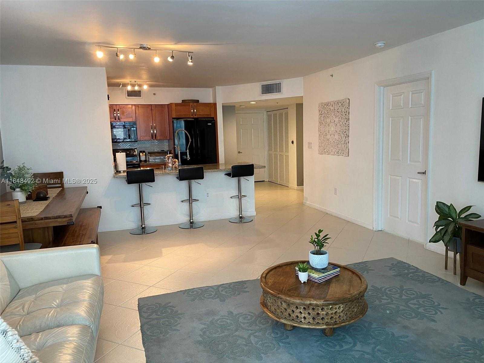 Small Image of 1155 BRICKELL BAY DR #302, Miami Number 9