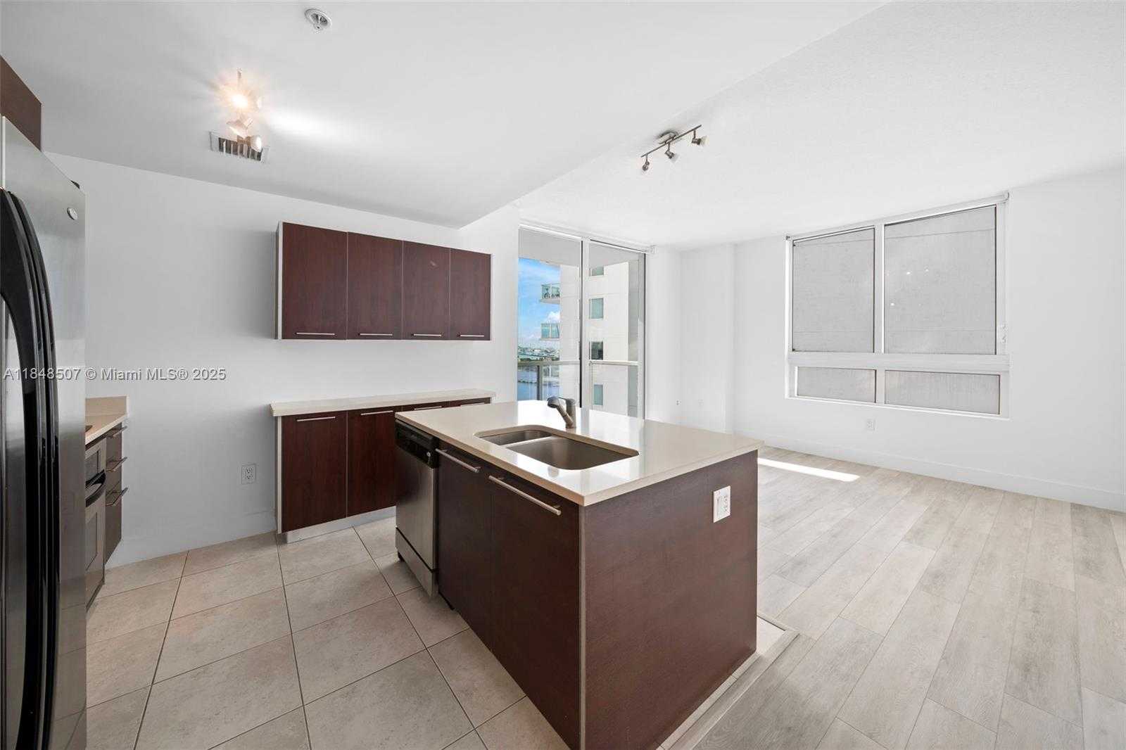 Small Image of 1900 NORTH BAYSHORE DR #2503, Miami Number 10