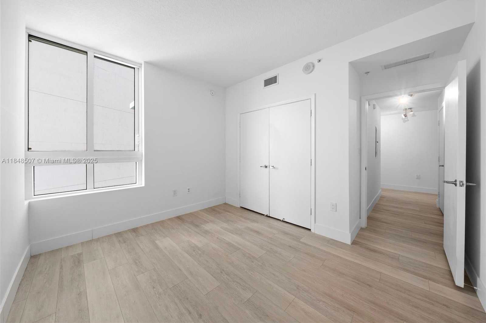 Small Image of 1900 NORTH BAYSHORE DR #2503, Miami Number 13