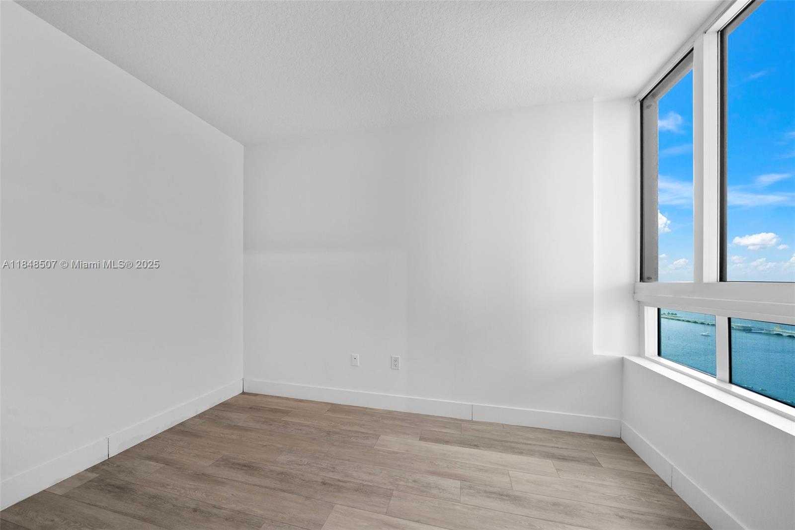 Small Image of 1900 NORTH BAYSHORE DR #2503, Miami Number 15