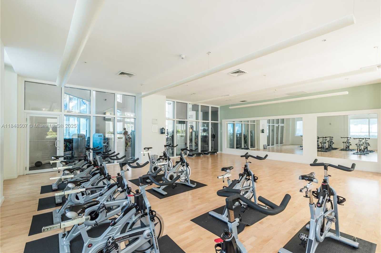 Small Image of 1900 NORTH BAYSHORE DR #2503, Miami Number 36