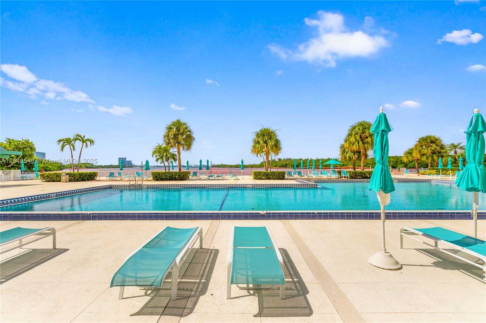 Small Image of 500 BAYVIEW DR #725, Sunny Isles Beach Number 22