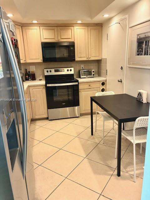 Small Image of 500 BAYVIEW DR #725, Sunny Isles Beach Number 4
