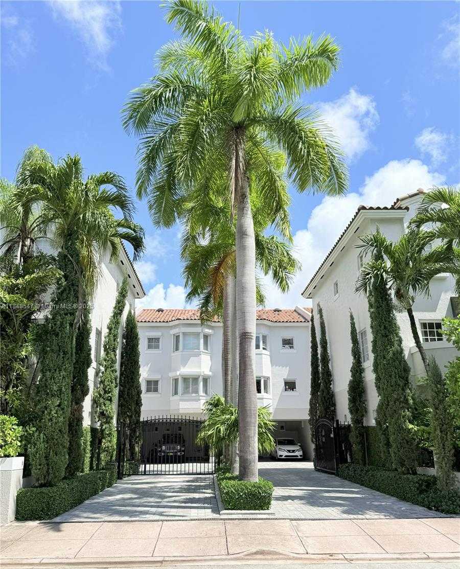 Small Image of 261 NAVARRE AVE #C-8, Coral Gables Number 2
