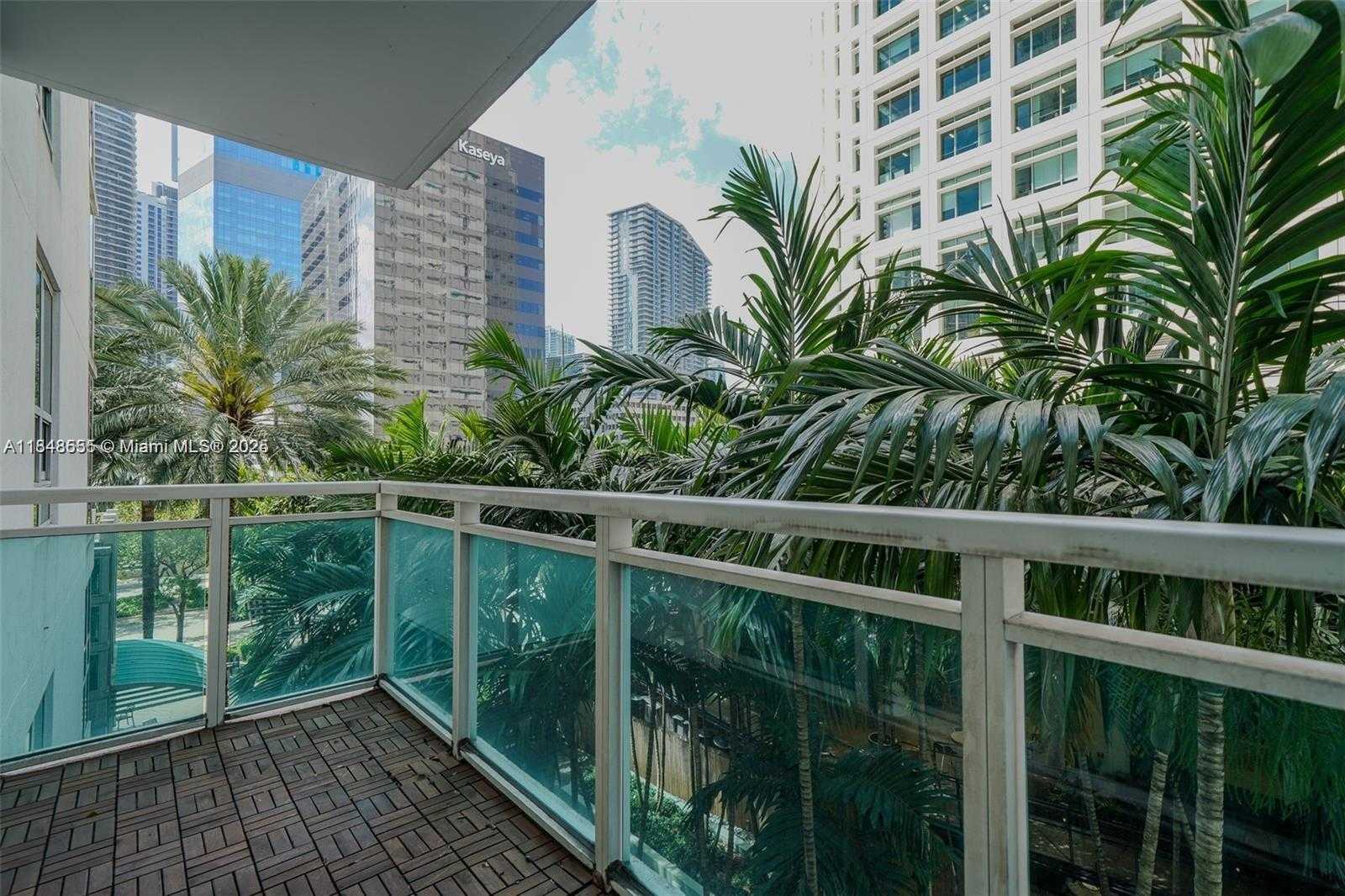 Small Image of 950 BRICKELL BAY DR #302, Miami Number 5