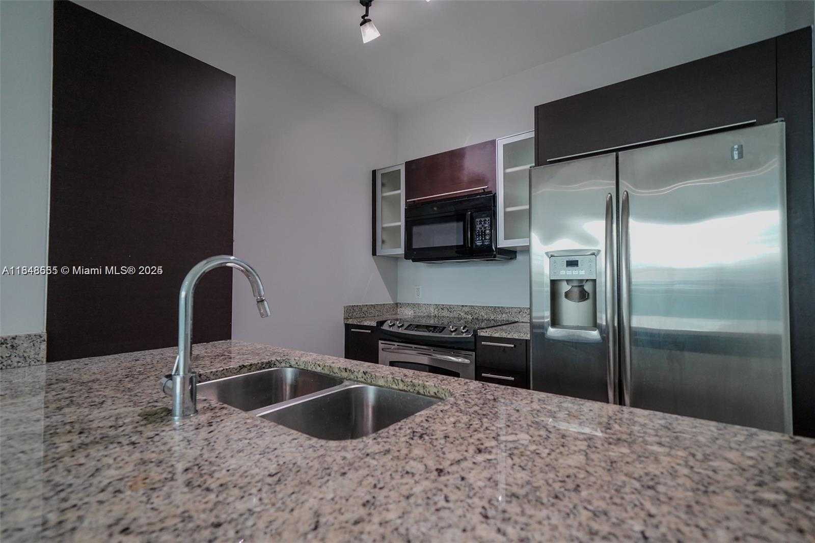 Small Image of 950 BRICKELL BAY DR #302, Miami Number 8