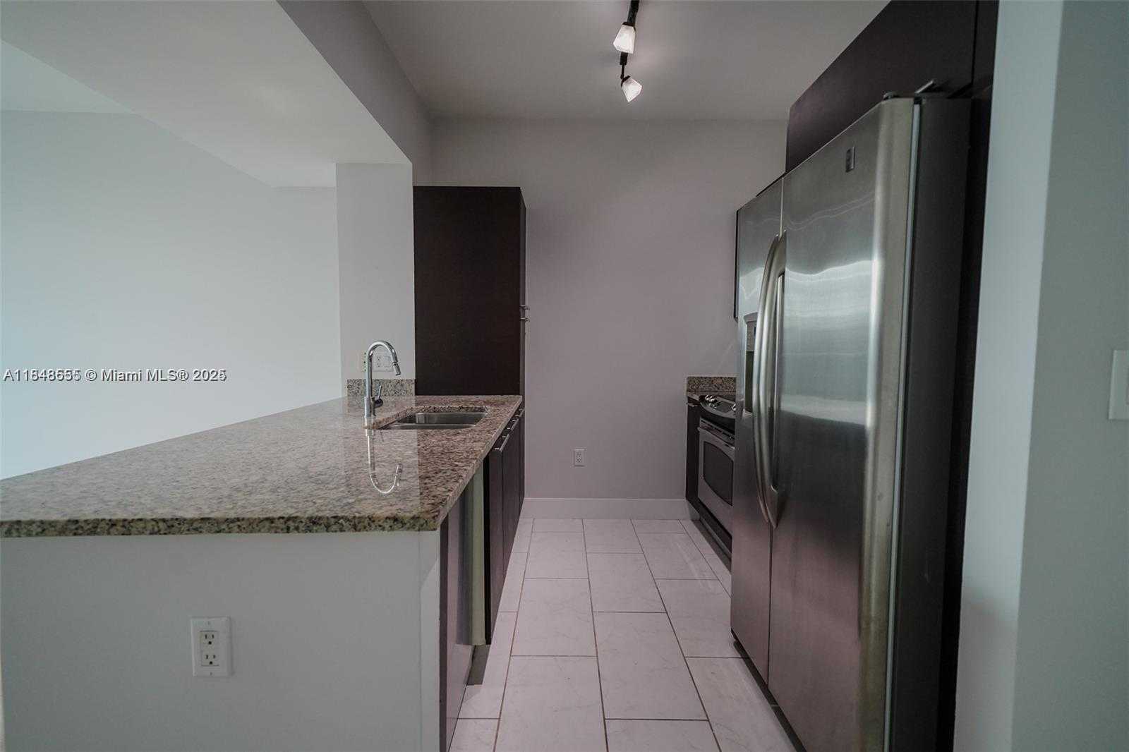 Small Image of 950 BRICKELL BAY DR #302, Miami Number 9
