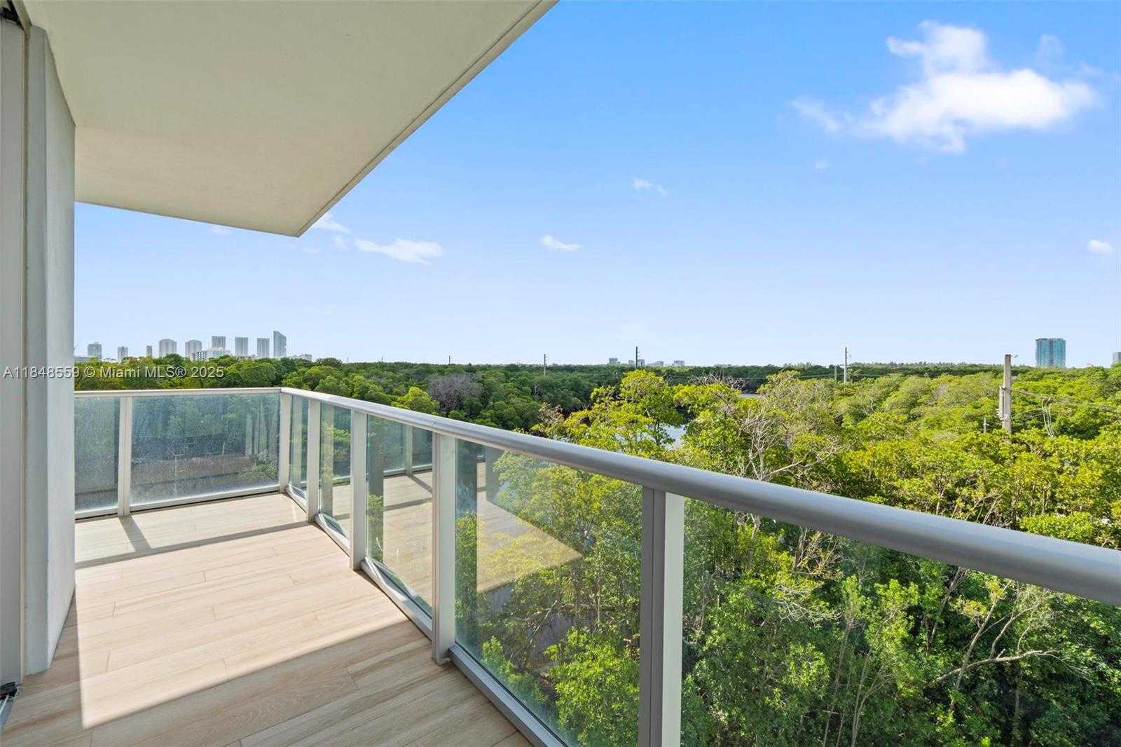 Small Image of 16385 Biscayne Blvd, Sunny Isles Beach, FL 33160, USA Number 14