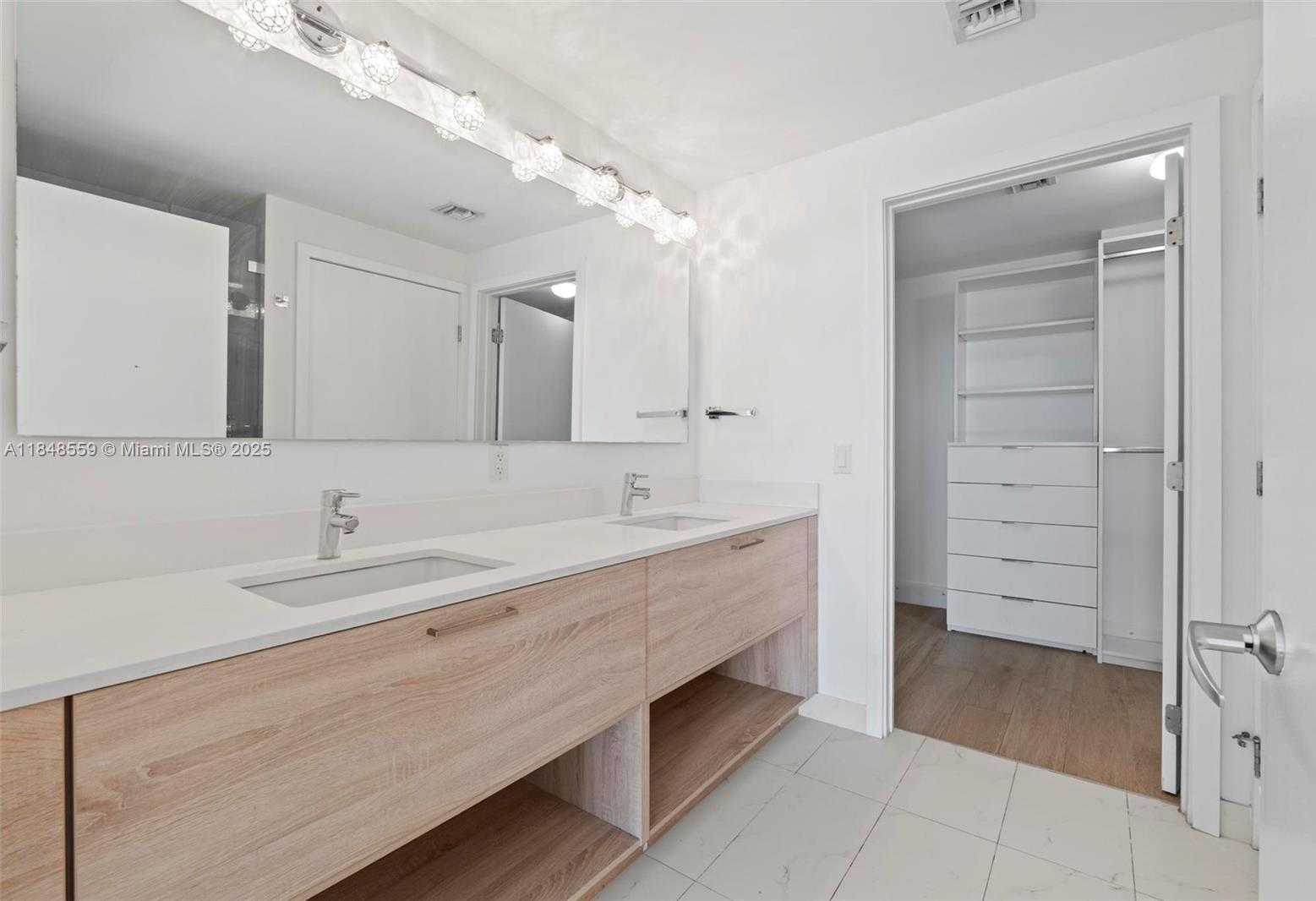 Small Image of 16385 Biscayne Blvd, Sunny Isles Beach, FL 33160, USA Number 19