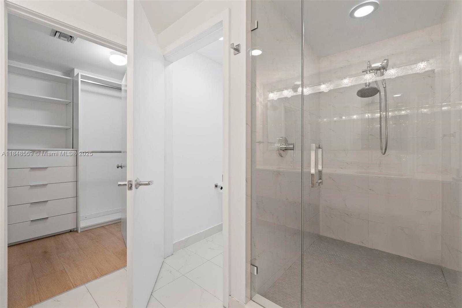 Small Image of 16385 Biscayne Blvd, Sunny Isles Beach, FL 33160, USA Number 20
