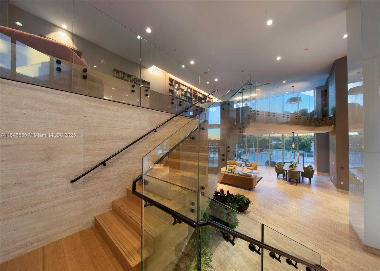 Small Image of 16385 Biscayne Blvd, Sunny Isles Beach, FL 33160, USA Number 33