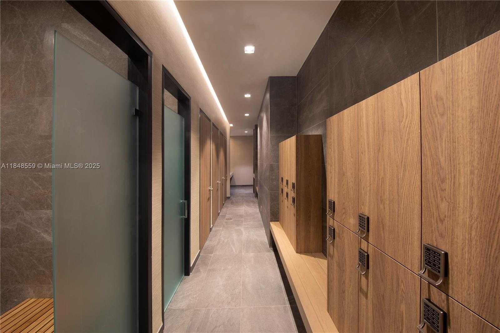 Small Image of 16385 Biscayne Blvd, Sunny Isles Beach, FL 33160, USA Number 40