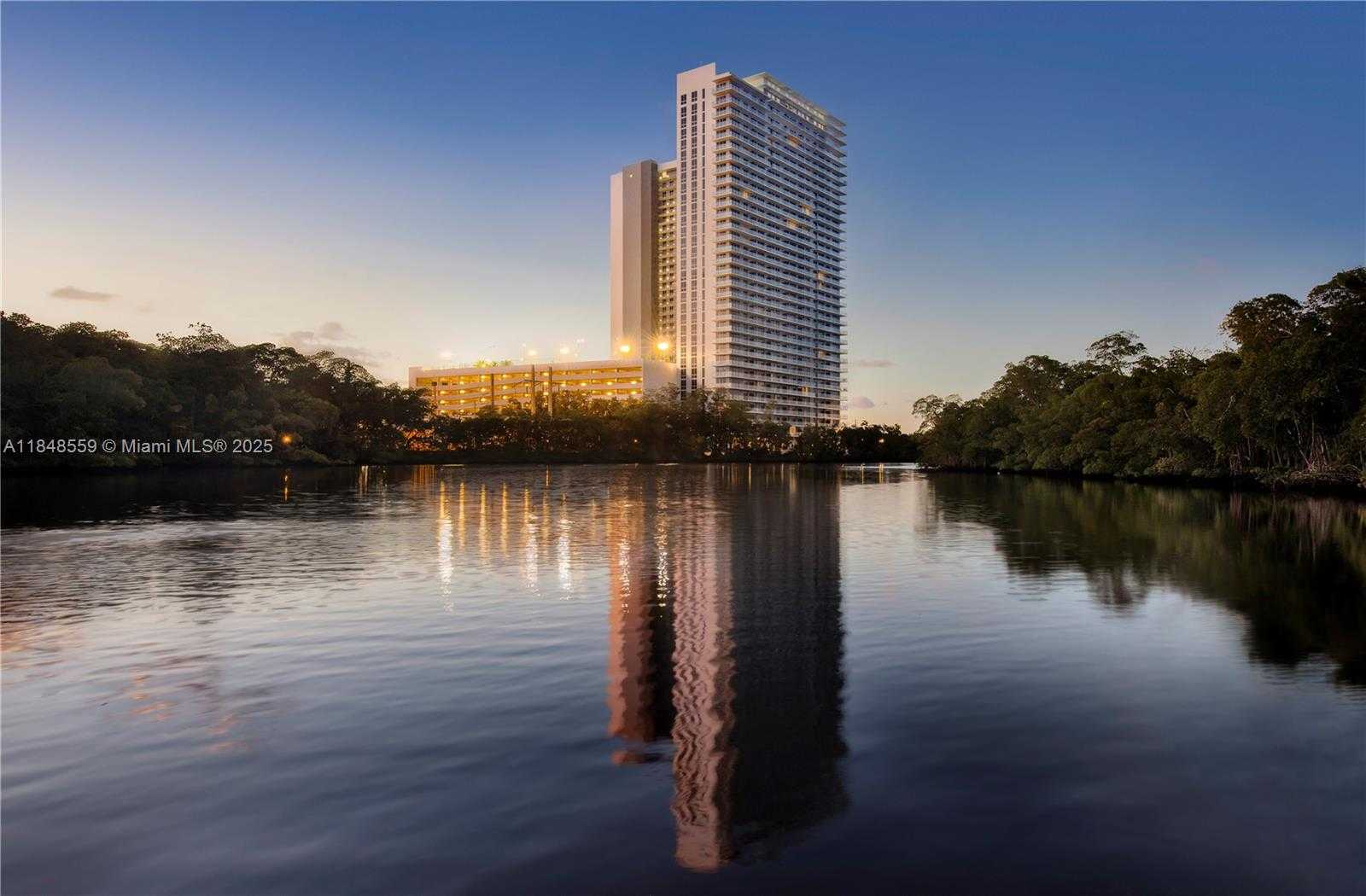 Small Image of 16385 Biscayne Blvd, Sunny Isles Beach, FL 33160, USA Number 47