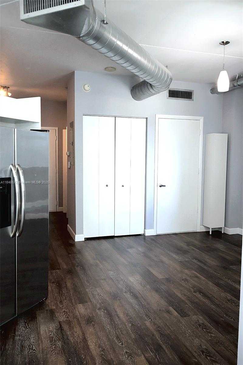 Small Image of 690 SOUTH WEST 1ST CT #1834, Miami Number 2
